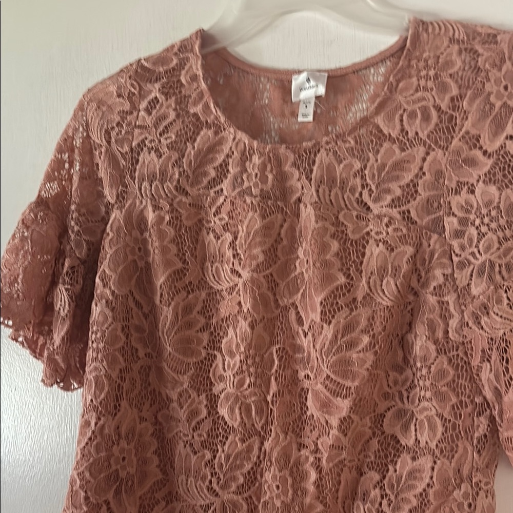 Elegant Lace Women Top in Dusty Pink